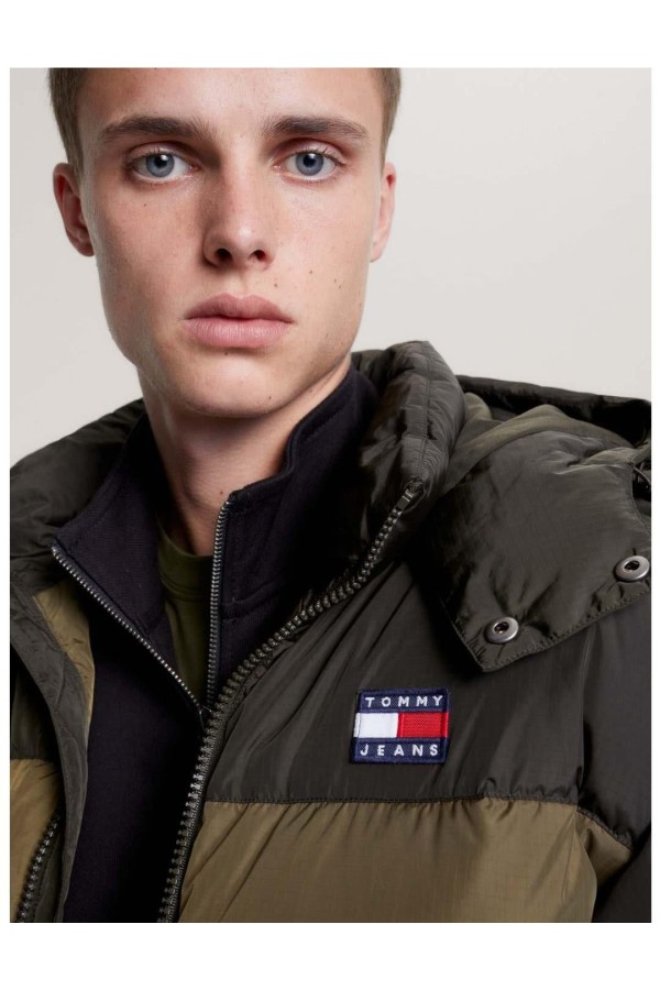 CHAQUETA TOMMY JEANS 17482 H CHAQUETA TOMMY JEANS 17482 H