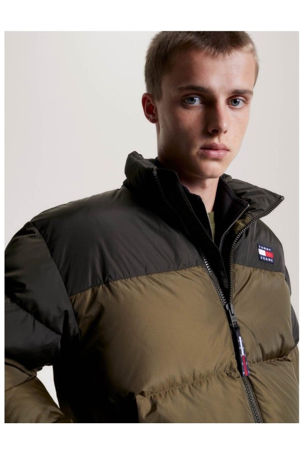 CHAQUETA TOMMY JEANS 17482 H CHAQUETA TOMMY JEANS 17482 H