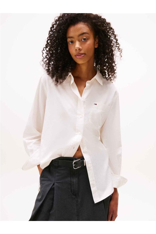 CamisaTommy Jeans de corte amplio en sarga 2