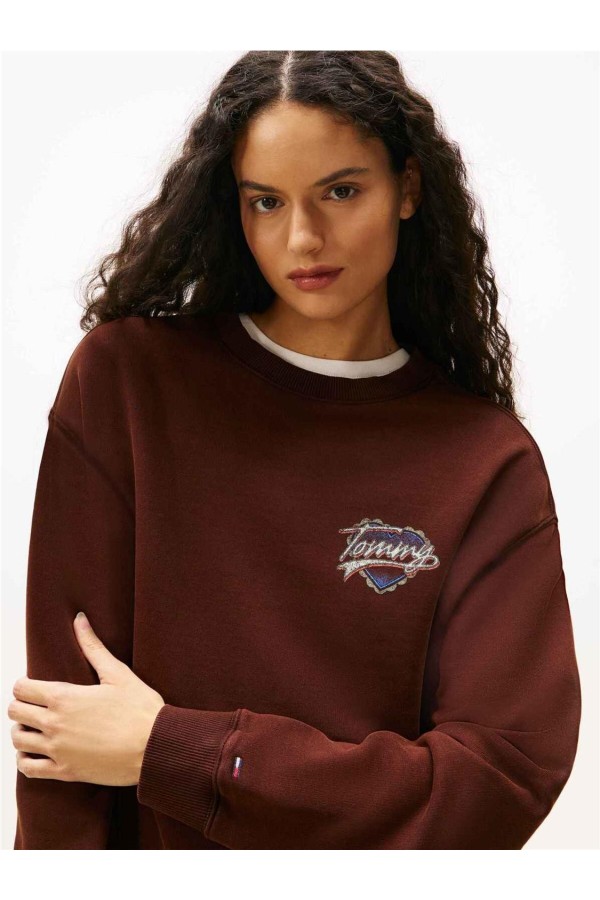 Sudadera Tommy Jeans  amplia con logo... Sudadera Tommy Jeans  amplia con logo...