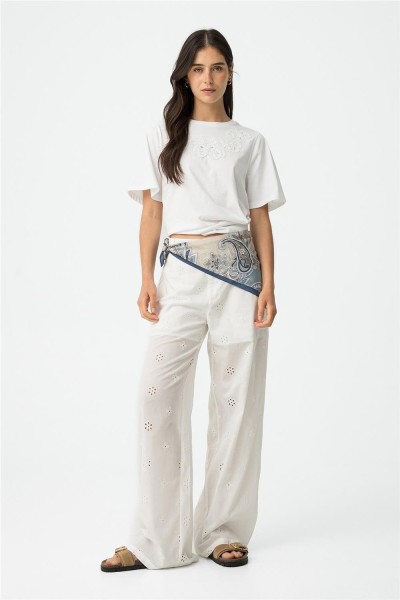 Camiseta Tiffosi Grace con bordado floral