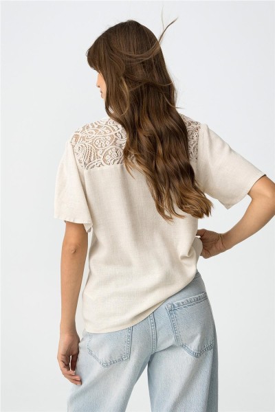 Blusa Tiffosi Greatness con detalles de encaje