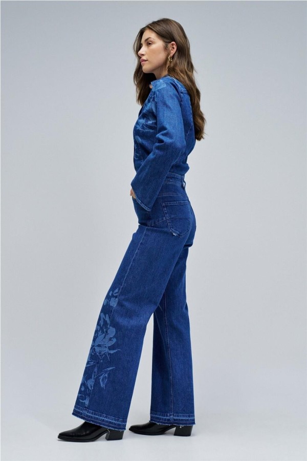 Vaquero Salsa faith push in wide