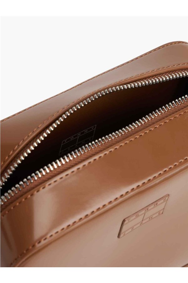 bolso Tommy Jeans con insignia con...