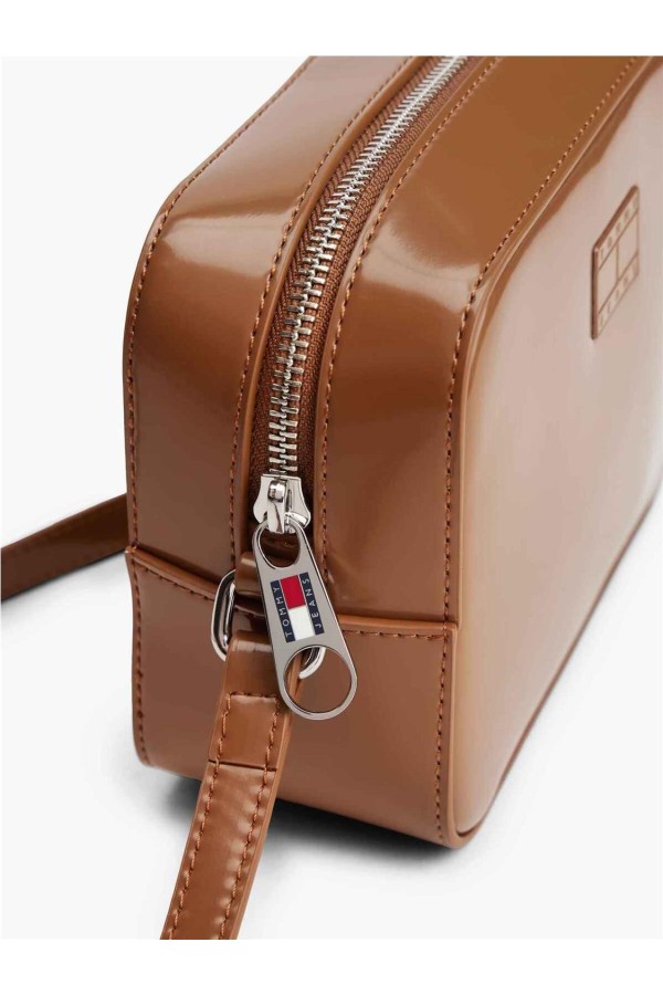 bolso Tommy Jeans con insignia con...