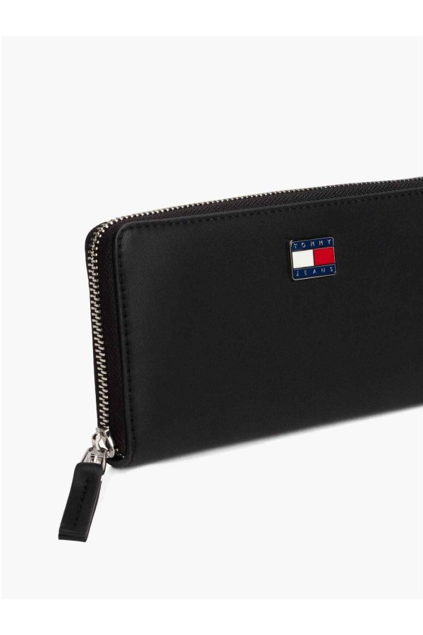 Cartera Tommy Jeans con logo brillante