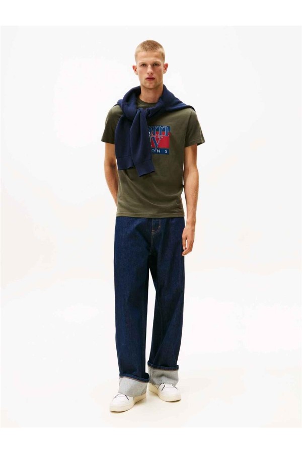 Camiseta Tommy Jeans slim con logo gráfico 2