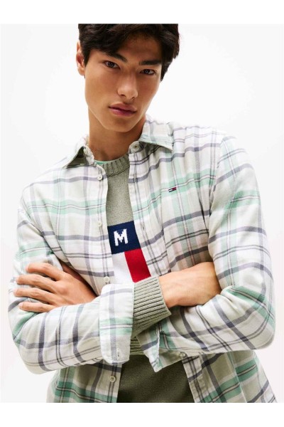 Camisa Tommy jeans de cuadros y corte regular
