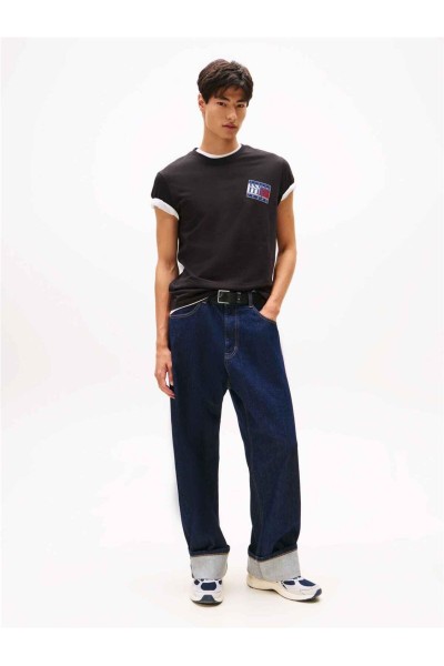 Camiseta Tommy Jeans de cuello redondo con logo bordado