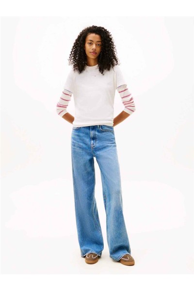 Camiseta Tommy Jeans de cuello redondo con logo lineal