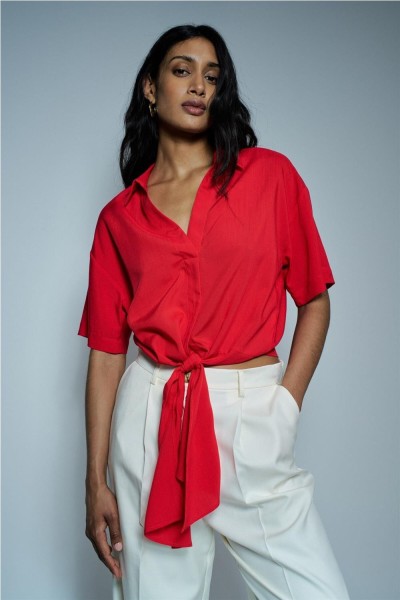 Camisa Salsa con lazo en el dobladillo