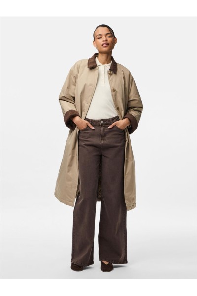 Chaqueta Pieces Jorma con detalles en pana