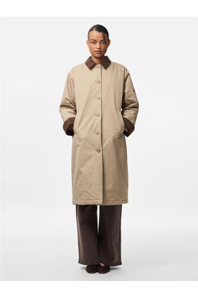 Chaqueta Pieces Jorma con detalles en pana