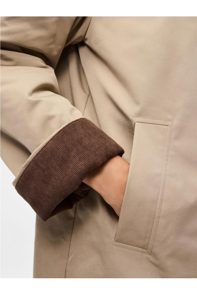 Chaqueta Pieces Jorma con detalles en pana