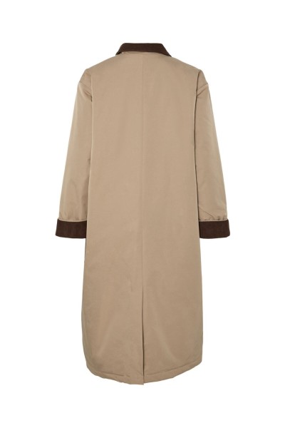 Chaqueta Pieces Jorma con detalles en pana