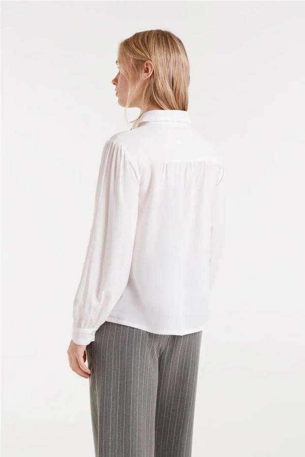 Camisa Compañía Fantástica bordado de fresas 2