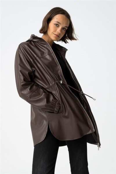 Chaqueta Tiffosi efecto piel con capucha