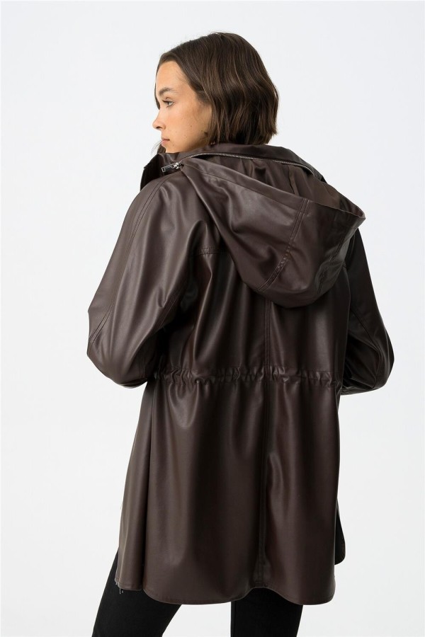 Chaqueta Tiffosi efecto piel con capucha