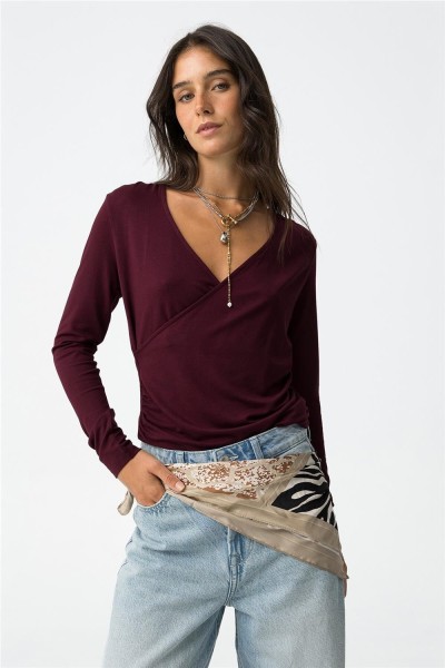 Camiseta Tiffosi slim con drapeado frontal