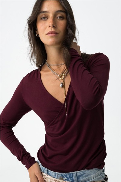 Camiseta Tiffosi slim con drapeado frontal