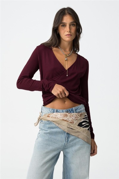 Camiseta Tiffosi slim con drapeado frontal