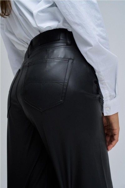 Pantalón Salsa true cropped wide efecto piel