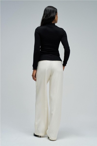 Jersey Salsa de punto con cuello de tul