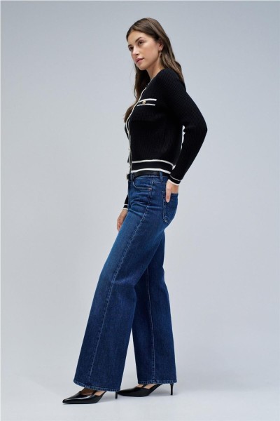 Cárdigan Salsa con botones dorados