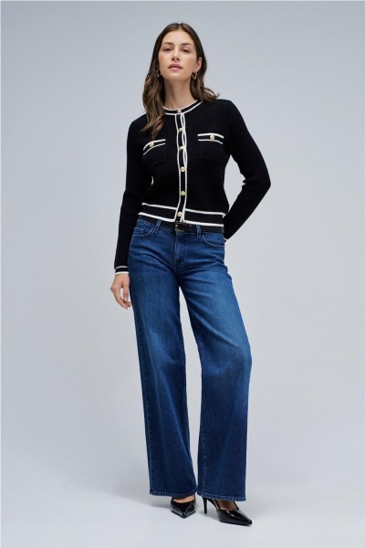 Cárdigan Salsa con botones dorados