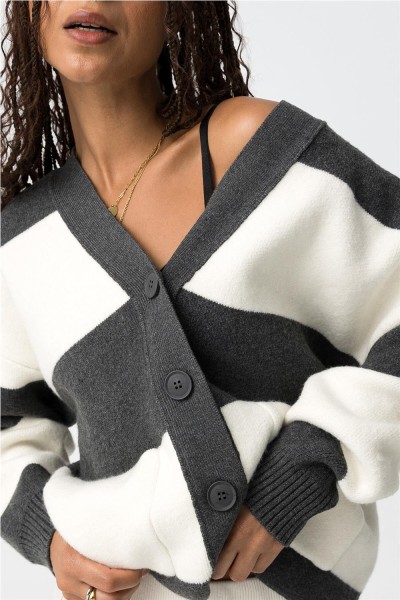 Cárdigan Tiffosi oversize tricotado