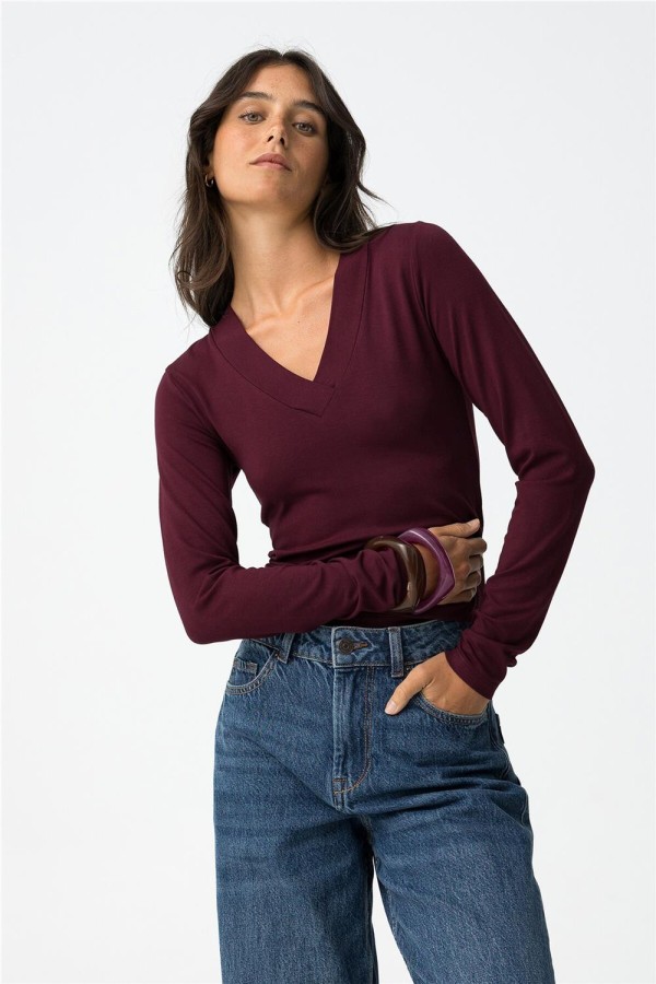 Camiseta Tiffosi Brenna_1 escote pico 2