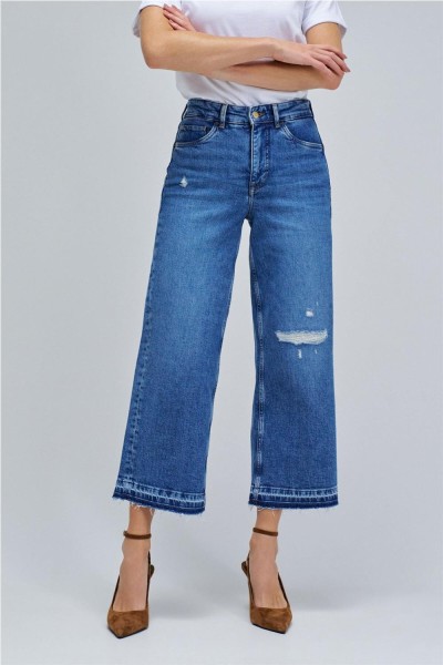 Vaquero Salsa faith push in cropped straight