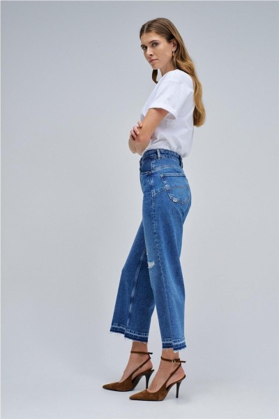 Vaquero Salsa faith push in cropped straight