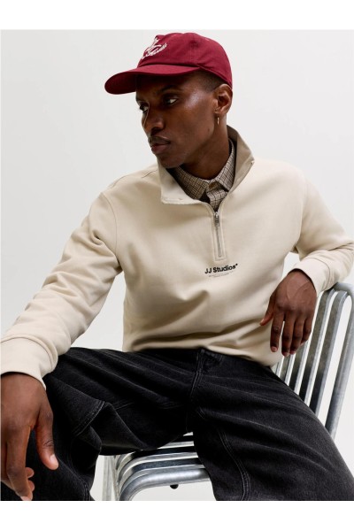 Sudadera Jack & Jones con media cremallera