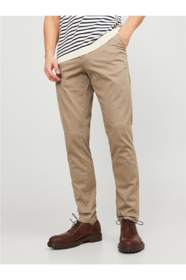 Pantalón Jack & Jones chino de corte slim