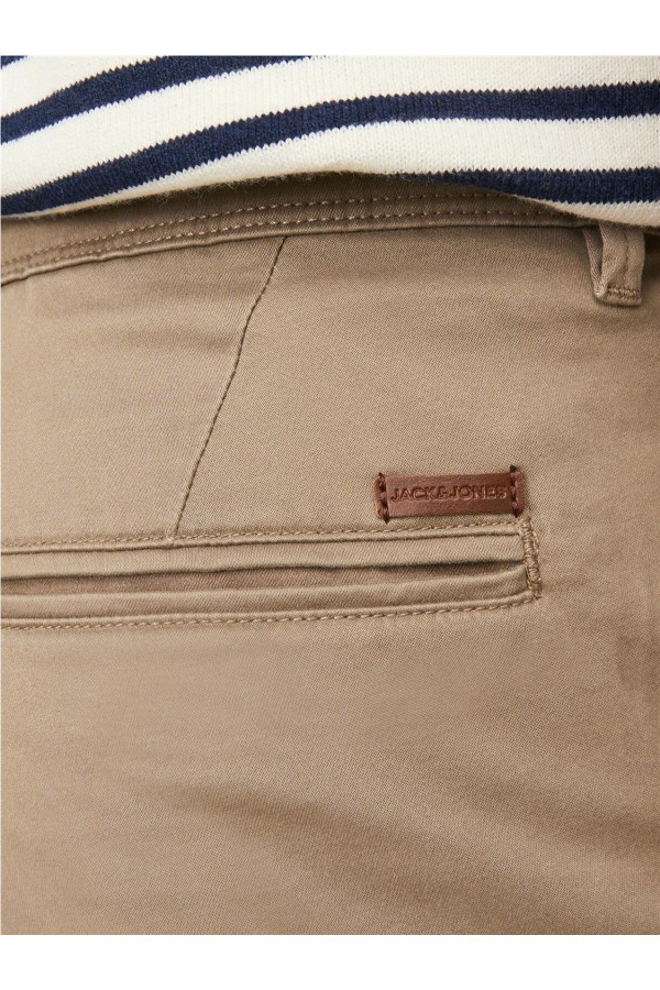 Pantalón Jack & Jones chino de corte...