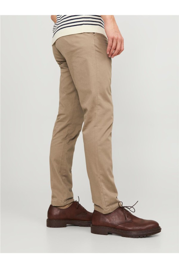 Pantalón Jack & Jones chino de corte...