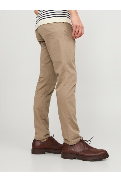 Pantalón Jack & Jones chino de corte slim
