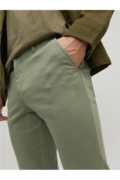 Pantalón Jack & Jones chino de corte slim
