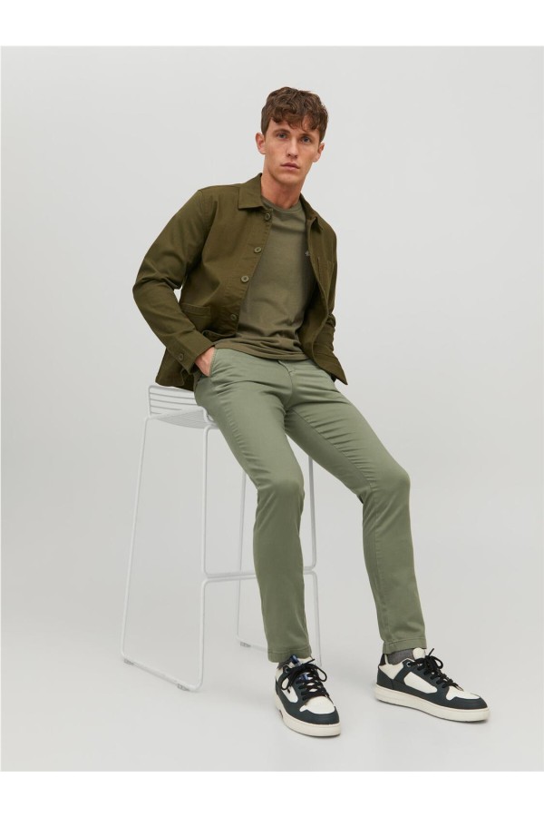 Pantalón Jack & Jones chino de corte...