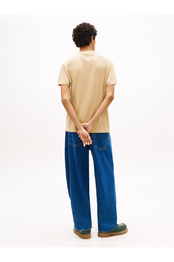 Camiseta Tommy Jeans cuello redondo...