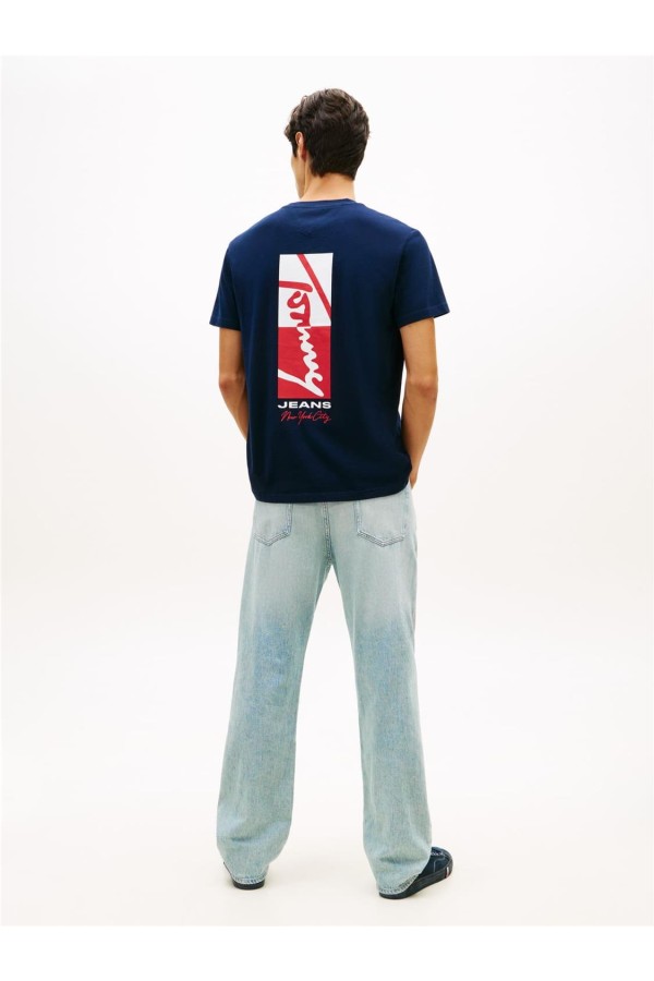 Camiseta Tommy Jeans con logo en la...