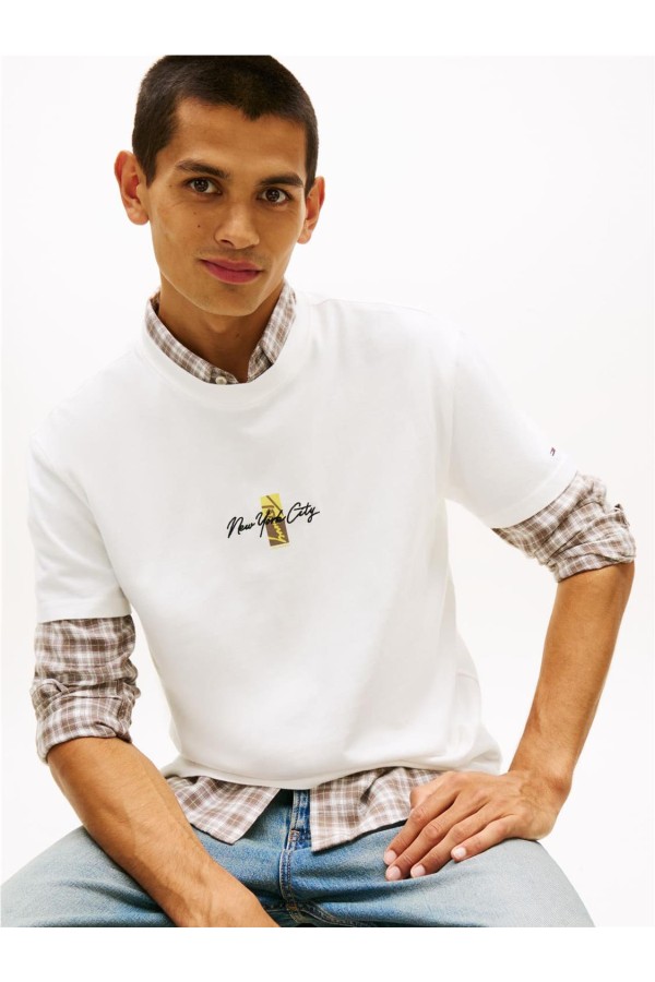 Camiseta Tommy Jeans con logo en la...