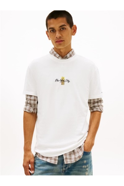 Camiseta Tommy Jeans con logo en la espalda