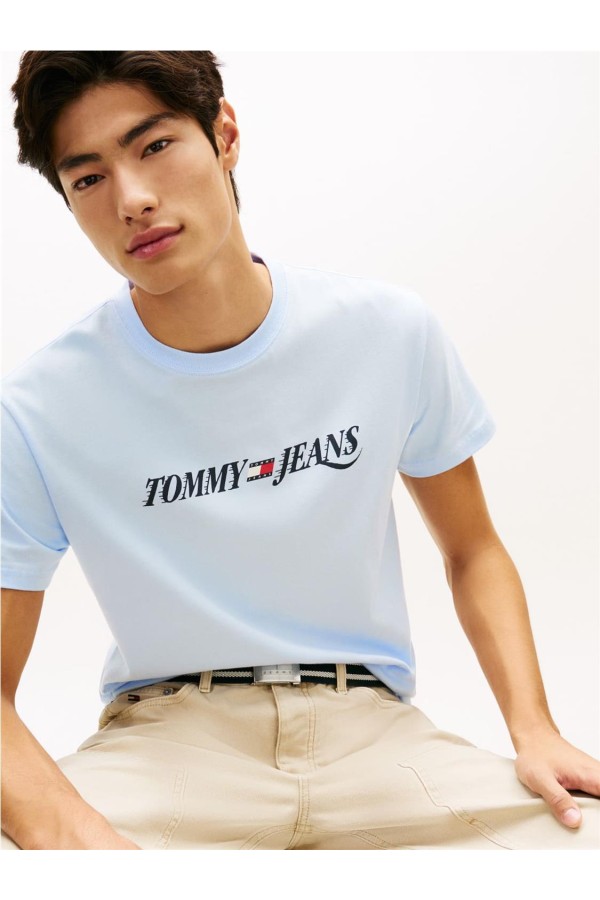 Camiseta Tommy Jeans con logo vintage