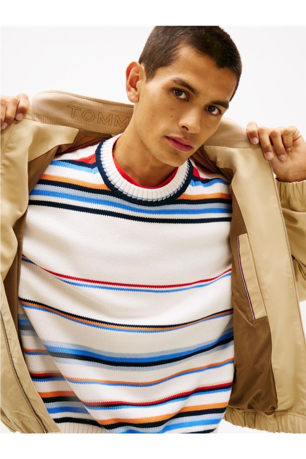 Chaqueta Tommy Jeans con cremallera y...