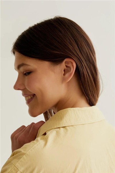 Gabardina Compañía Fantástica amarillo claro