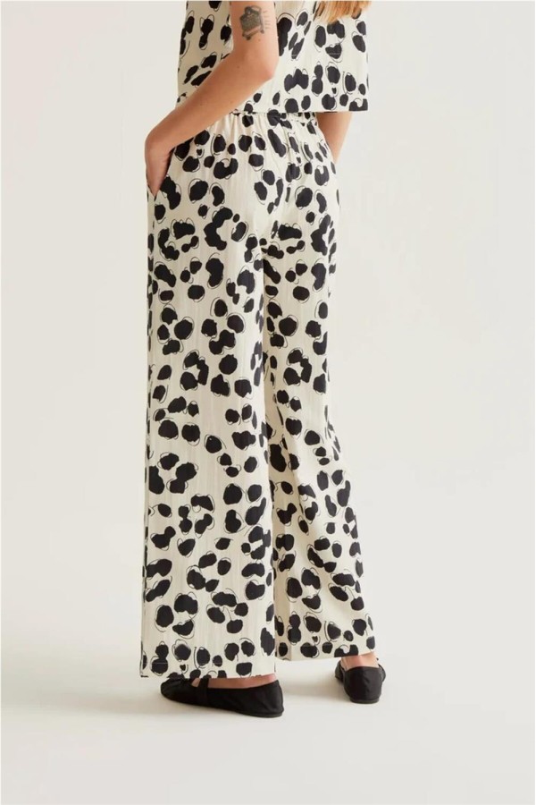 Pantalón Compañía Fantástica con estampado Dalmatian 2