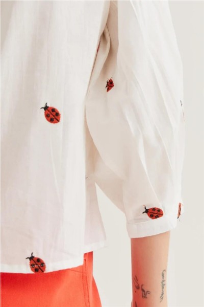 Camisa Compañía Fantástica con estampado de Ladybugs