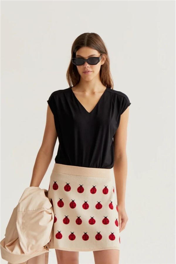 Camiseta Compañía Fantástica negra...